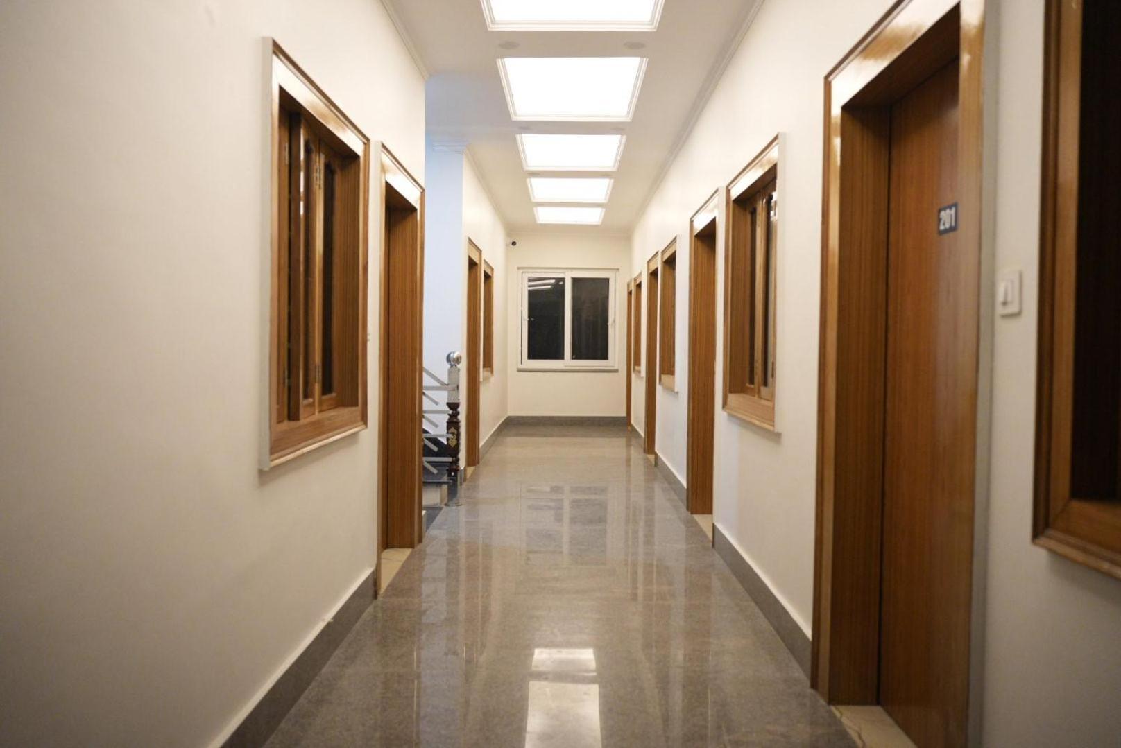 Hotel Harry Ришикеш Экстерьер фото